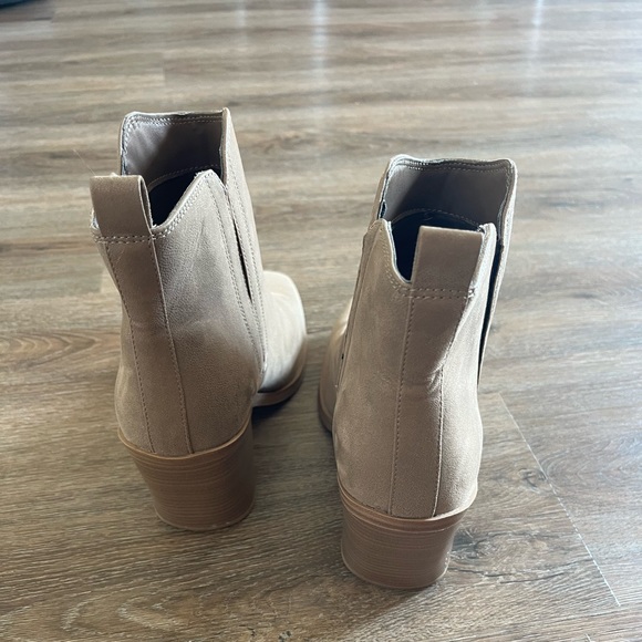 MIA Boots - Picture 4 of 5